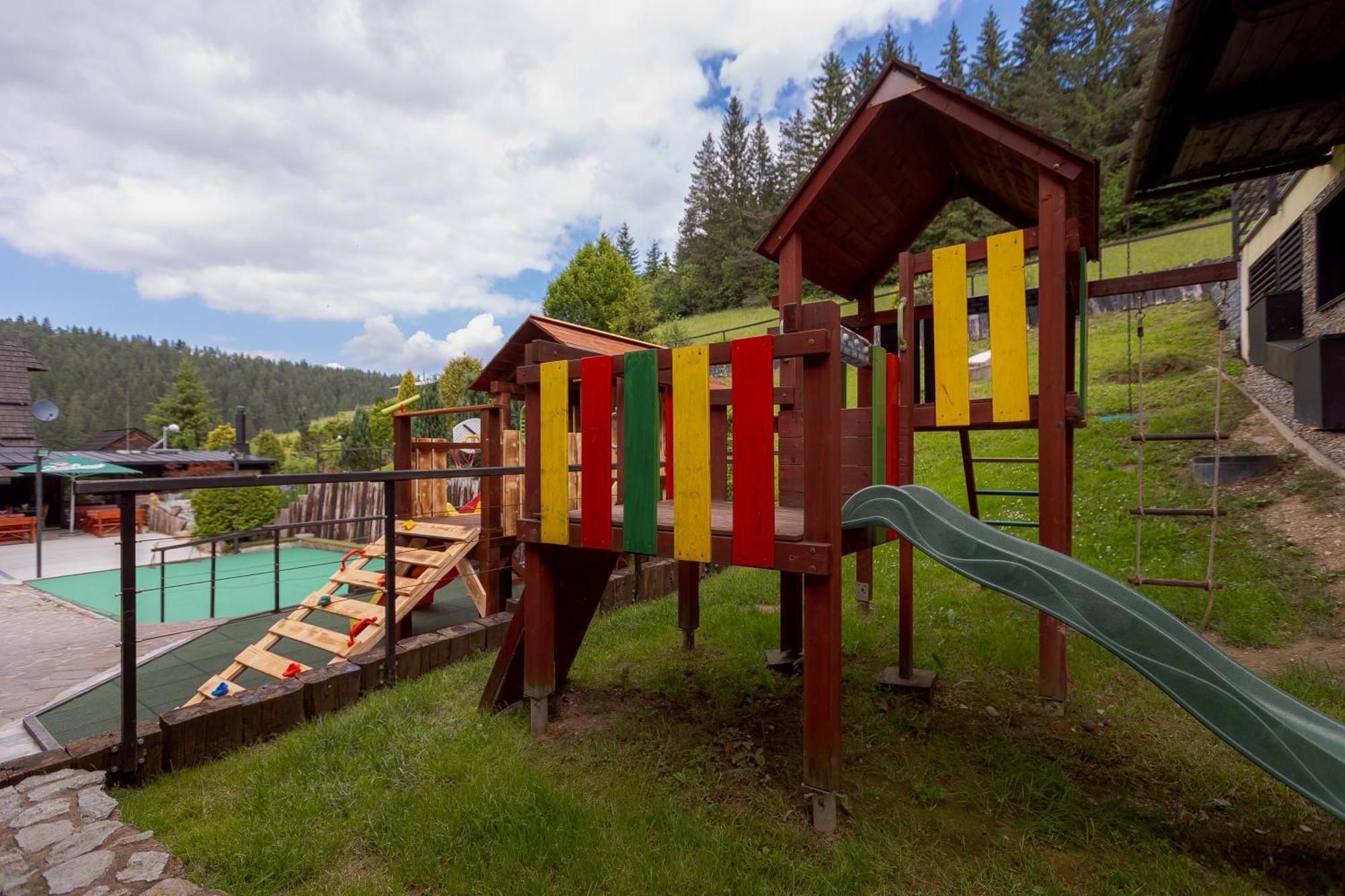 Wellness Rezort Janosikov Dvor Zázrivá Exteriör bild